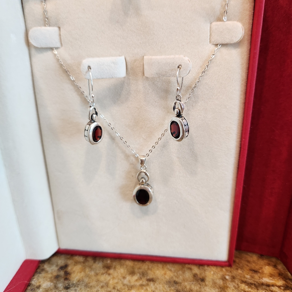 Elegant .925 Sterling Silver and Genuine Garnet Jewelry Set